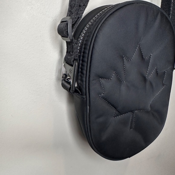 Lululemon Future Legacy Crossbody CANADA - Picture 5 of 9